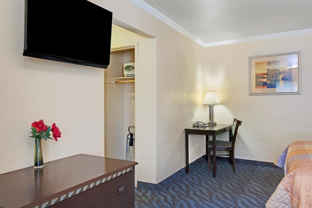 Super 8 By Wyndham Berkeley Μοτέλ Εξωτερικό φωτογραφία
